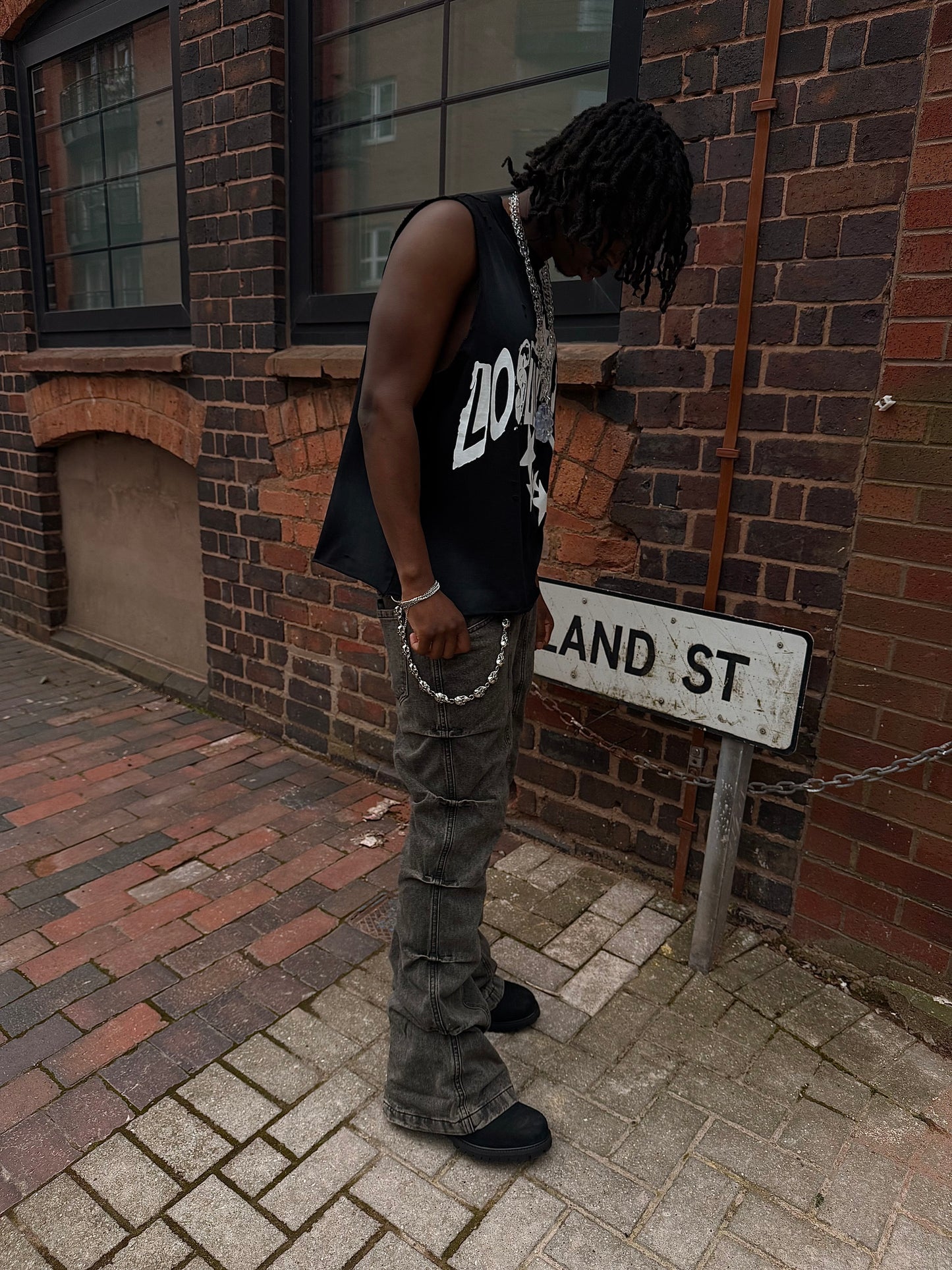 ‘ROGUE ASH’ sleeveless tee