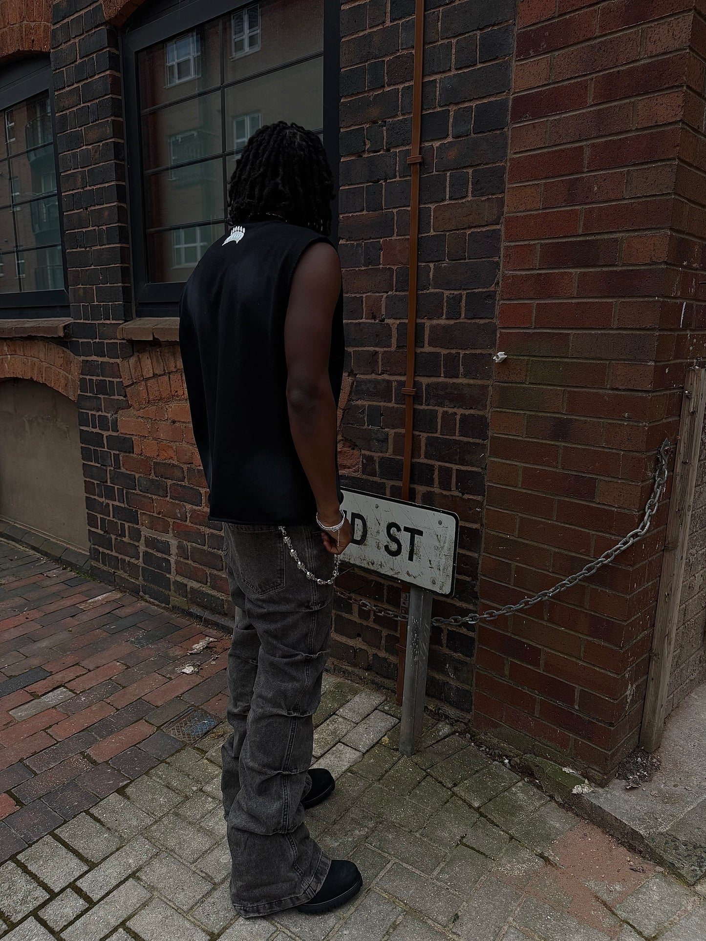 ‘ROGUE ASH’ sleeveless tee
